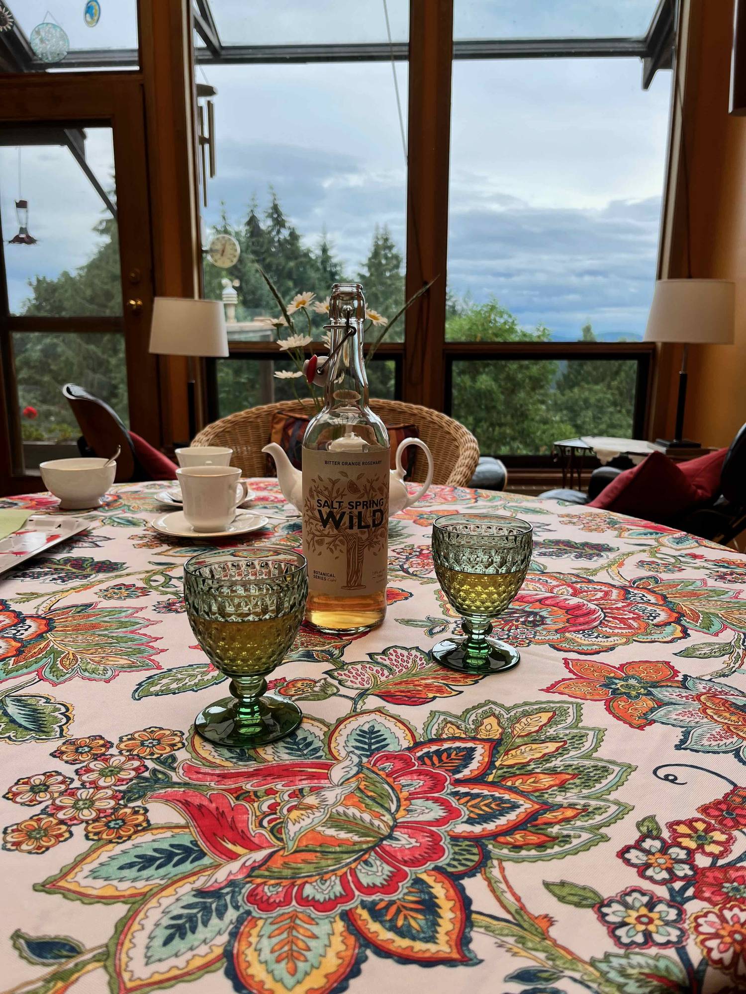 食前酒は島のシードル