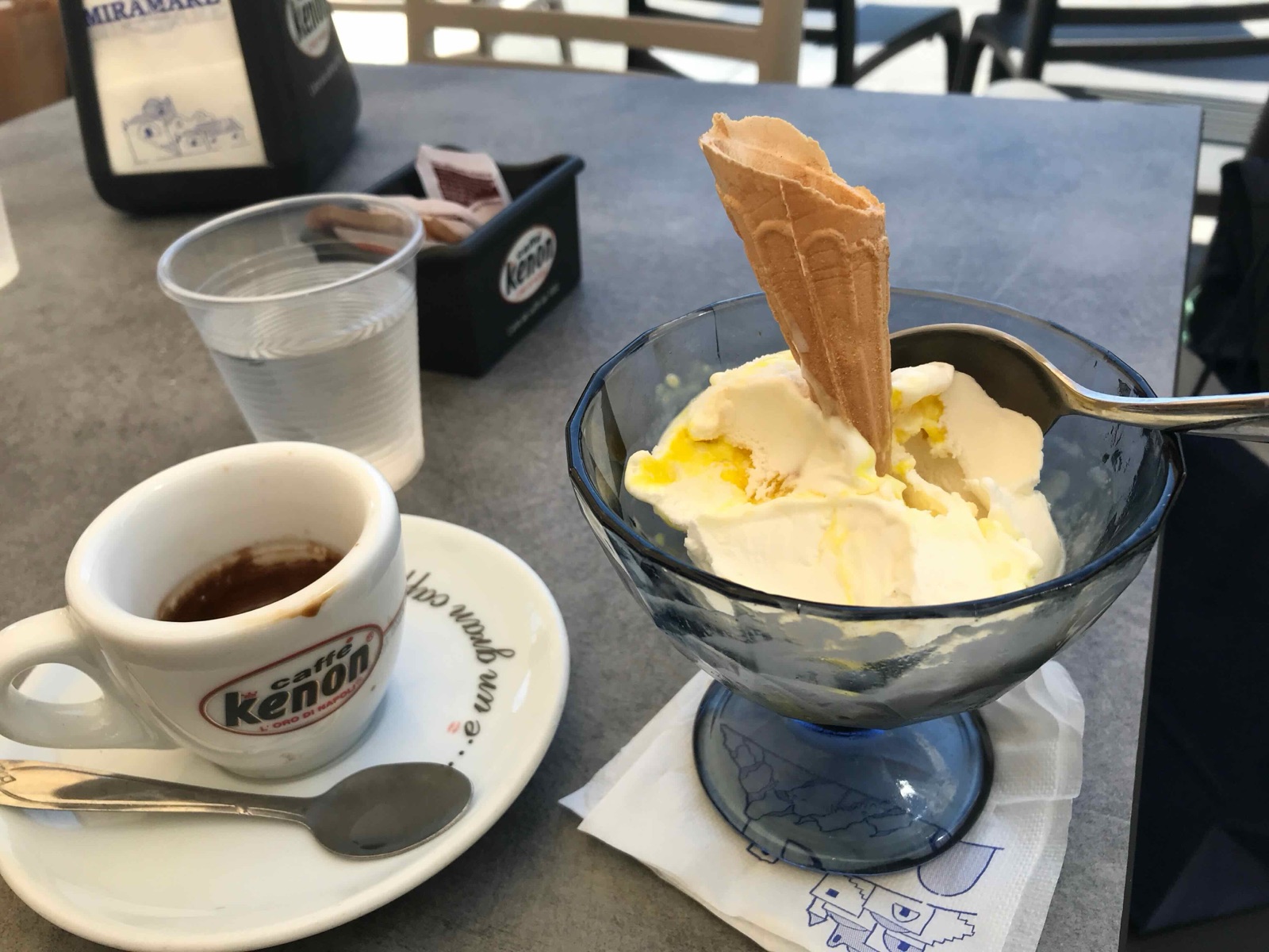 レモンのジェラートとエスプレッソ
